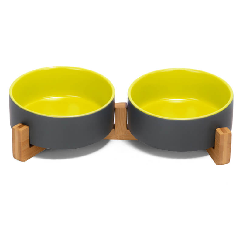 the front view of the grey-yellow clashing dog bowl set